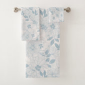 Light Blue-Grey  Flowers Pattern Bad Handdoek (Insitu)