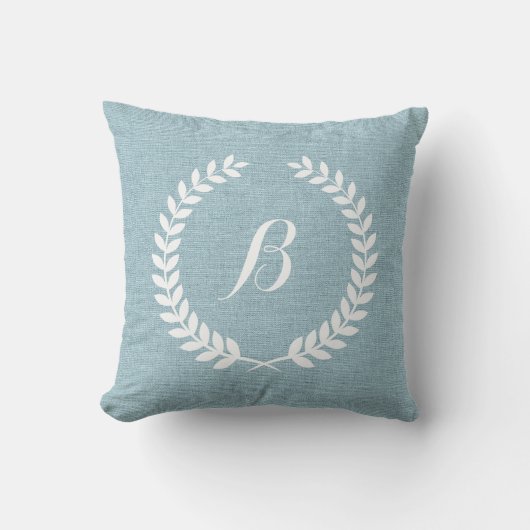 Light Blue Linen Texture White Wreath & Monogram Buitenkussen (Voorkant)