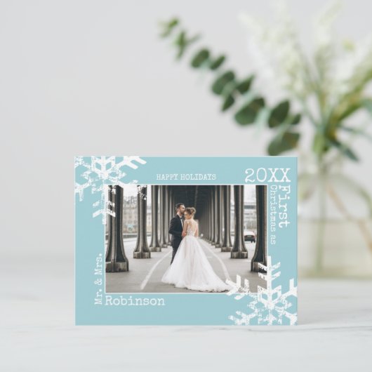 Light Blue Pas getrouwd 1e kerstfoto Snowflake Feestdagenkaart (Staand voorkant)