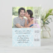 Light Blue Quatrefoil Engagement Party Kaart (Staand voorkant)