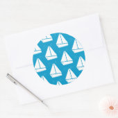 Light Blue Sailboat Patroon Ronde Sticker (Envelop)