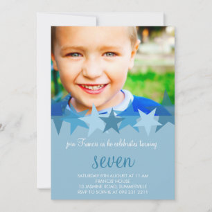 Light Blue Stars Kinder Photo Birthday Invitation Kaart