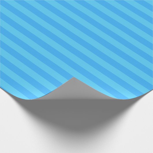 Light Blue Stripes Cadeaupapier (Hoek)