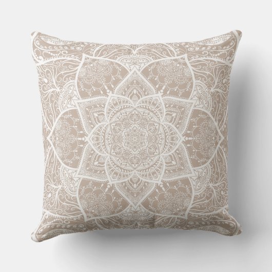 Light Brown and White Mandala - Loergann in Wool Kussen (Achterkant)