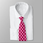 Light Burgundy Red Pink Checkered Stropdas<br><div class="desc">Moderne trendy controleerde de stropdas in lichte vuurwapens en lichte pastelroze controles.</div>