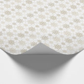 Light Gold-kerstsneeuwvlokken patroon Cadeaupapier (Hoek)
