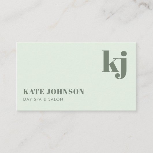 Light Green Girly Day Spa Salon Initials QR Code Visitekaartje (Voorkant)