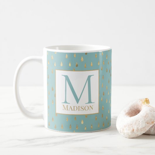 Light Green Gold Raindrop Modern Trendy Monogram Koffiemok (Met donut)