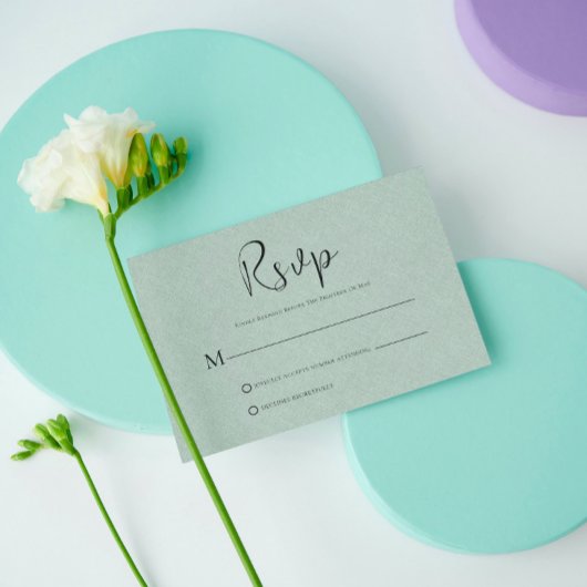 Light Green Linen Simple Black Script RSVP-kaart Kaart