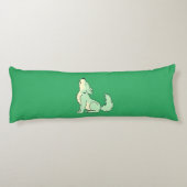 Light Green Wolf Pup Howling Lichaamskussen (Achterkant)