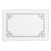 Light Grey and White Greek Key Border Standard Kussensloop (Voorkant-Rechts)