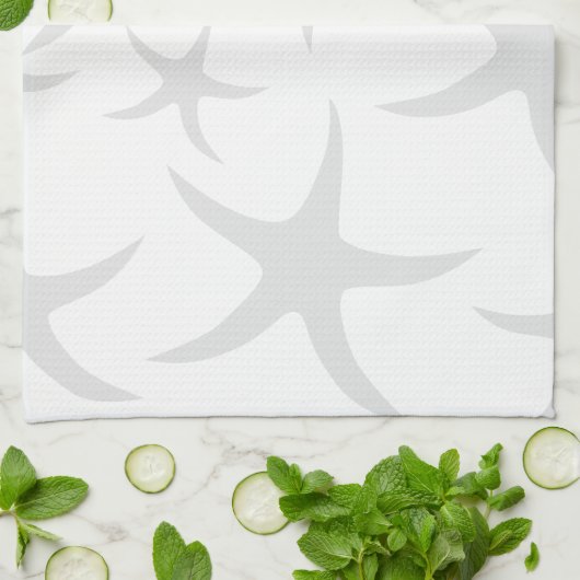 Light Grey and White Starfish Pattern. Theedoek (Gevouwen)