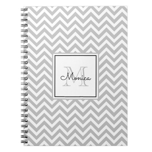 Light Grey Chevron Pattern met Monogram Notitieboe Notitieboek (Voorkant)