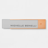 Light Grey Minimalist Plain Modern Deurbordje (Voorkant)