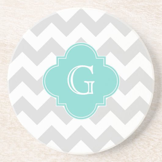 Light Grey White Chevron Aqua Quatrefoil Monogram Zandsteen Onderzetter (Voorkant)