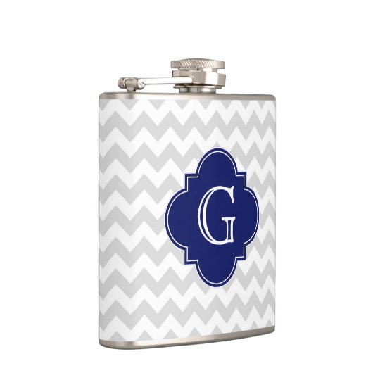 Light Grey White Chevron Navy Quatrefoil Monogram Heupfles (Rechts)