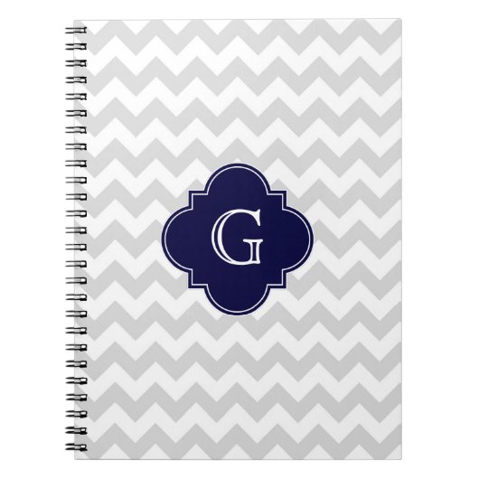 Light Grey White Chevron Navy Quatrefoil Monogram Notitieboek (Voorkant)