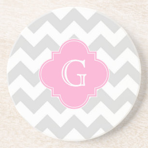 Light Grey White Chevron Pink Quatrefoil Monogram Zandsteen Onderzetter