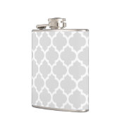 Light Grey White Moroccan Quatrefoil Pattern #5 Heupfles (Links)