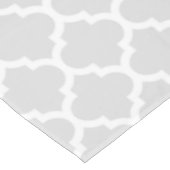Light Grey White Moroccan Quatrefoil Pattern #5 Tafelkleed (Gekanteld)