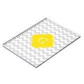 Light Grey Whyn Chevron Yellow Quatrefoil Monogram Notitieboek (Linkerzijde)