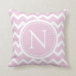 Light Pink Chevron Girly ZigZag Monogram Kussen