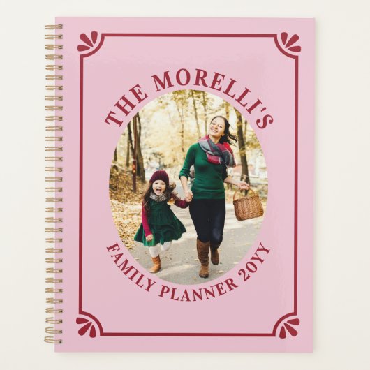 Light Pink & Crimson Oval Photo Family Planner (Voorkant)