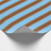 Light Sky Blue en Brown Stripes Pattern Cadeaupapier (Hoek)