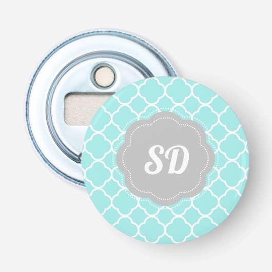 Light Turquoise Quatrefoil aangepast Monogram Button Flesopener (Voorkant)