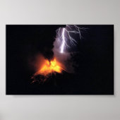 Lightning Strke over Volcano Indonesië Poster (Voorkant)