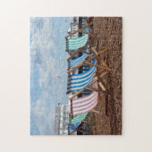 Ligstoelen op het strand in Brighton. Legpuzzel (Verticaal)