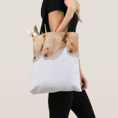 Lijn van Slaapende Golden Retriever Puppies Tote Bag (Dichtbij)