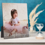 Lijst Easel Back Frameless Foto van Birthday Afbee Fotoplaat<br><div class="desc">Tabletopplak met een ingebouwd chassis biedt uw favoriete foto en elke tekst die direct op het hardboard paneel wordt geplaatst voor een verbluffend scherp afbeelding met een eenvoudig schoon oppervlak. Geweldig als geschenk of om je favoriete foto in je huis weer te geven. TIP: Als u vierkant plaque gebruikt, kunt...</div>
