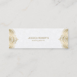 Lijst met goudflorale mandala tegen witte achtergr mini visitekaartje