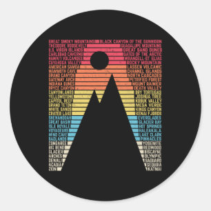 Lijst met nationale parken Woord Vintage kamperen Ronde Sticker