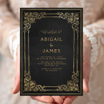Lijst zwart gouden bruiloft Kaart<br><div class="desc">Deze bruiloft uitnodiging is voorzien van een   gouden lijst op een benauwde off-black achtergrond in imitatie van een antiek boekomslag. Pas de goudkleurige tekst aan met uw namen en trouwgegevens. Het ontwerp van het lijst wordt herhaald op de achterkant van de kaart.</div>