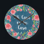 Like Frida VIII | Mi Casa es Su Casa Ronde Klok<br><div class="desc">Een waterverf, floreel ontwerp met een schattige boodschap. Artist: Harriet Sussman</div>