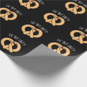Lil Bit Salty Cool Salty Pretzel Pun Dark BG Cadeaupapier (Hoek)