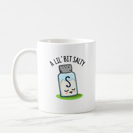 Lil Bit Salty Funny Salt Shaker Pun Koffiemok (Links)