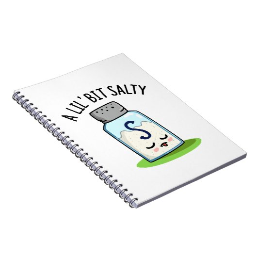Lil Bit Salty Funny Salt Shaker Pun Notitieboek (Rechterzijde)