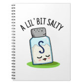 Lil Bit Salty Funny Salt Shaker Pun Notitieboek (Voorkant)