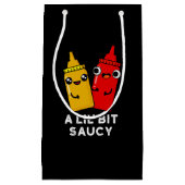 Lil Bit Saucy Funny Sauce Pun Dark BG Klein Cadeauzakje (Voorkant)