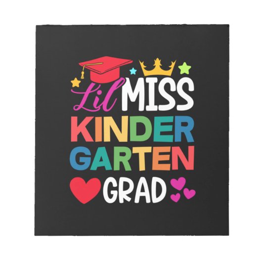 Lil Miss Kindergarten Afstudeerder Prek Afstuderen Notitieblok (Voorkant)