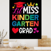 Lil Miss Kindergarten Afstudeerder Prek Afstuderen Poster (Keuken)