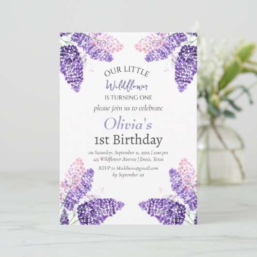 Lila 1e Verjaardags Meisje Paarse Bloemen Kaart (Staand voorkant)