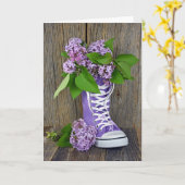 Lila Birthday Bouquet in Sneaker Kaart (Gele Bloem)