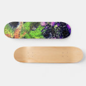 Lila bloem en bladeren met een geslepen mozaïek persoonlijk skateboard (Horizontaal)