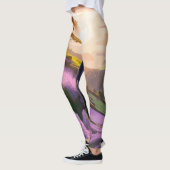Lila bloemen: Hillside Art bij Sunset's Glow Leggings (Links)