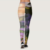 Lila bloemen: Hillside Art bij Sunset's Glow Leggings (Achterkant)
