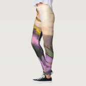 Lila bloemen: Hillside Art bij Sunset's Glow Leggings (Links)